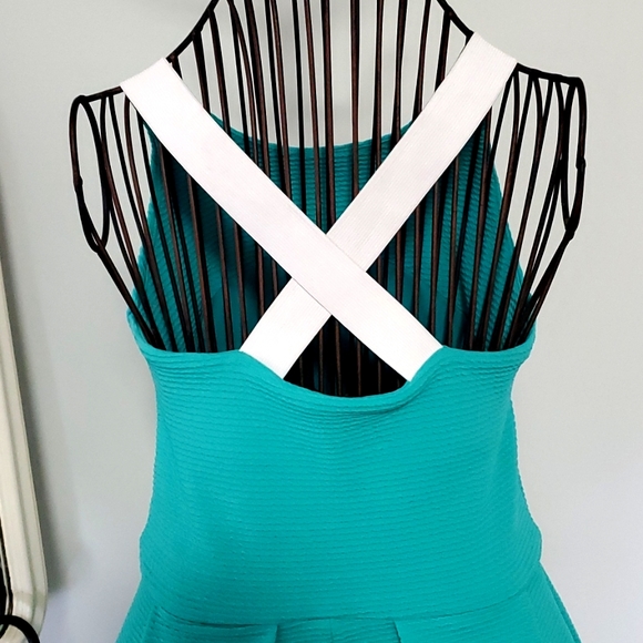 IT'S Dress size S 96% Polyester 4% Spandex very good condition - Picture 4 of 10